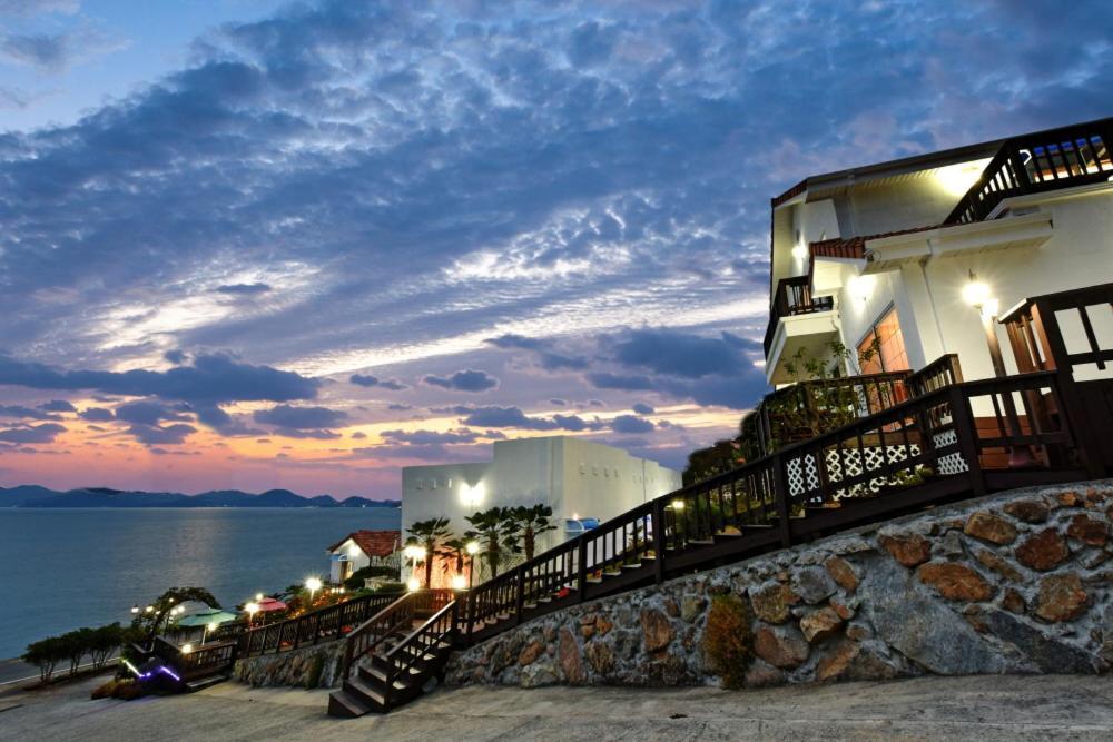 Namhae Bluemare Pension المظهر الخارجي الصورة