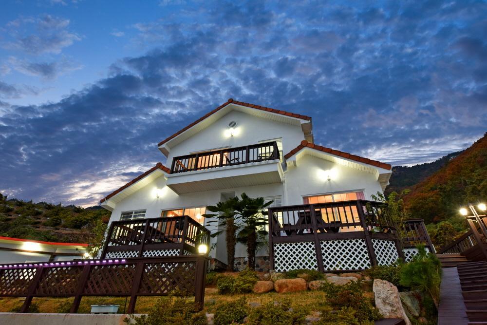 Namhae Bluemare Pension المظهر الخارجي الصورة